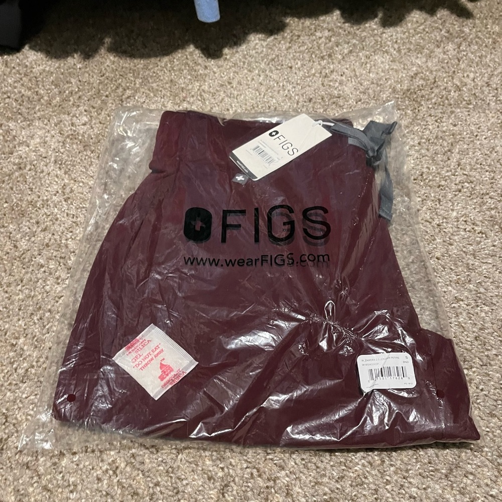 Figs scrubs burgandy zamora 2.0 jogger nwt s/p